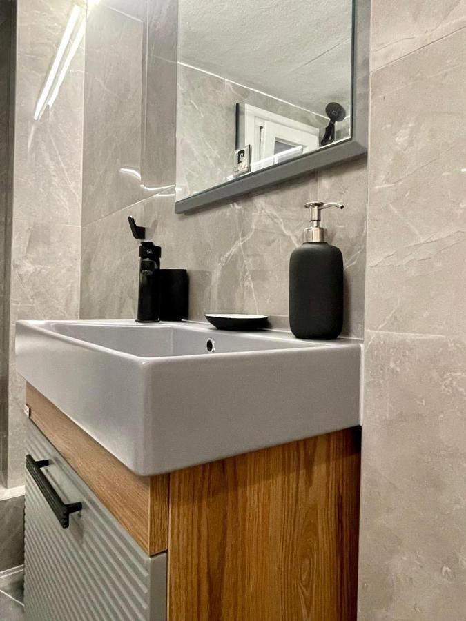 Skra 3 By Agora Flats Apartment Tesalonika Bagian luar foto